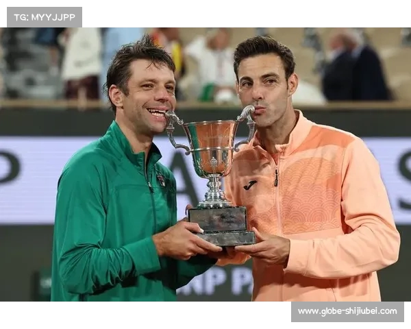 法格拉诺列尔斯和塞瓦略斯携手登顶法网男双冠军荣耀之路 法格拉诺列尔斯和塞瓦略斯携手登顶法网男双冠军荣耀之路