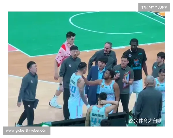 辽宁与山东比赛半场最长耗时72分钟 双方激烈交锋合计33次犯规